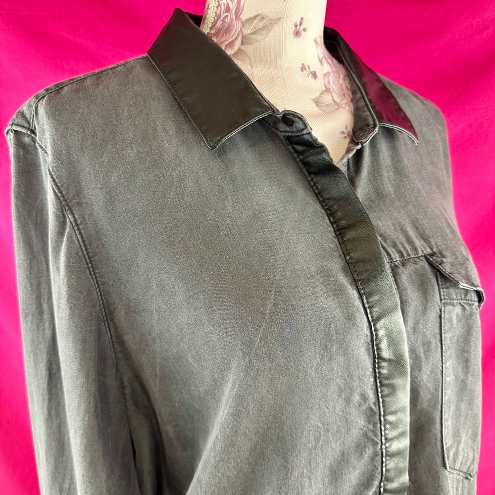 Calvin Klein Jeans Faux Leather‎ Collar Button Up XL Gray Black Minimalist Top